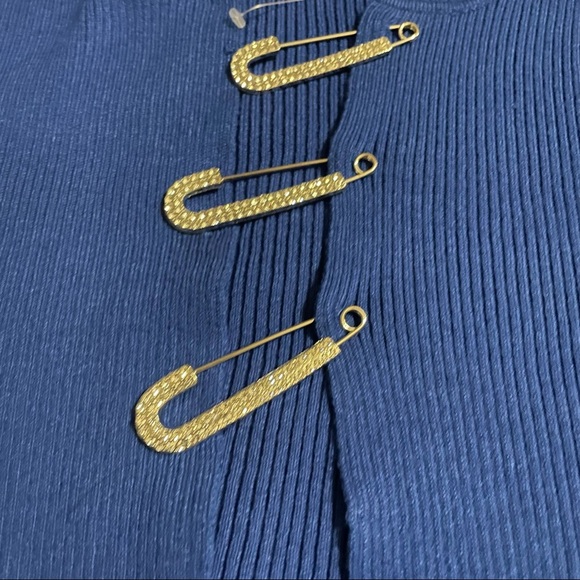 Runway fashion cropped sweater top - Picture 2 of 5